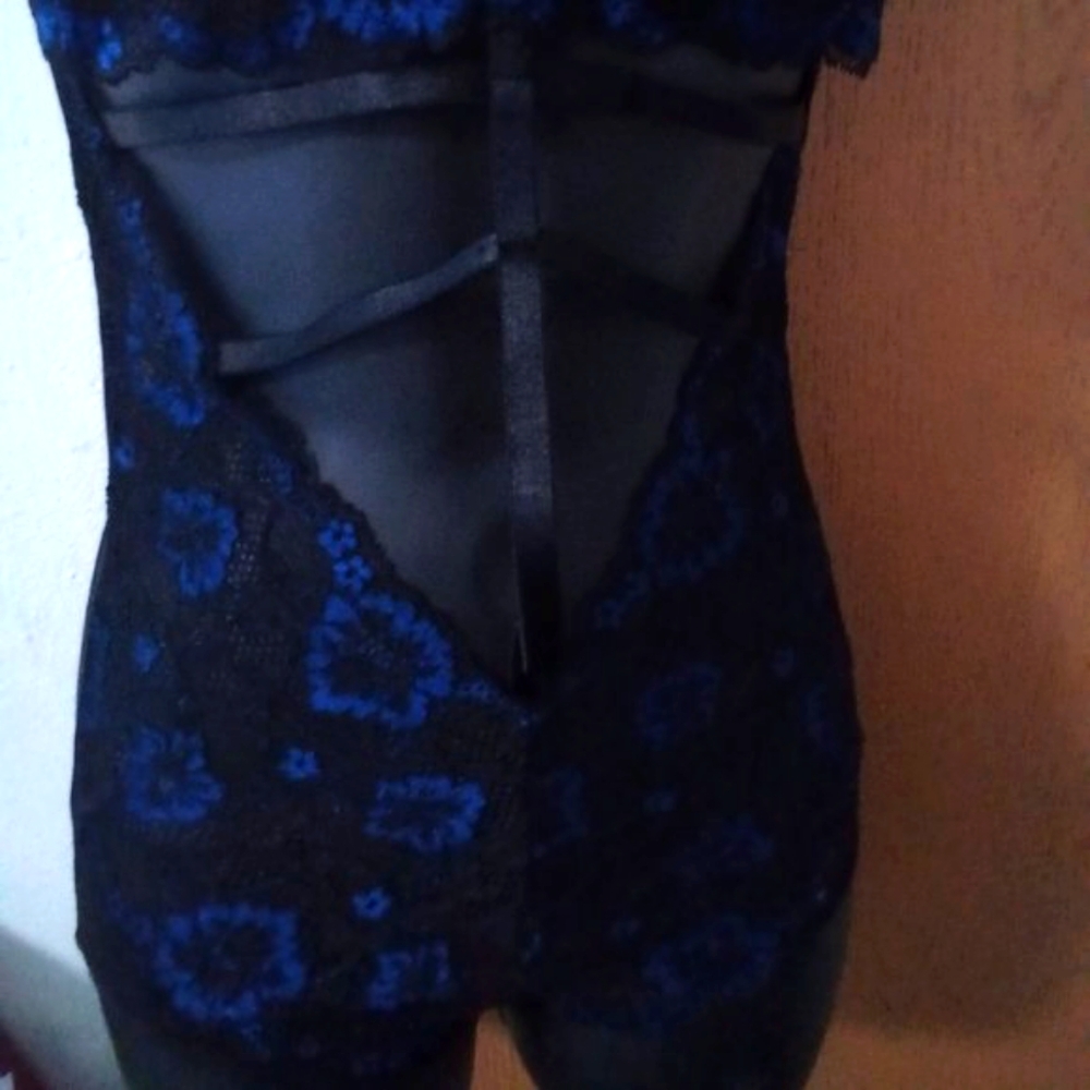 Blue and black floral lingerie size Small - Picture 4 of 8